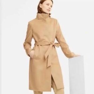 Uniqlo Wool and Cashmere Blend Wrap Coat. Size XS. Color Camel.
